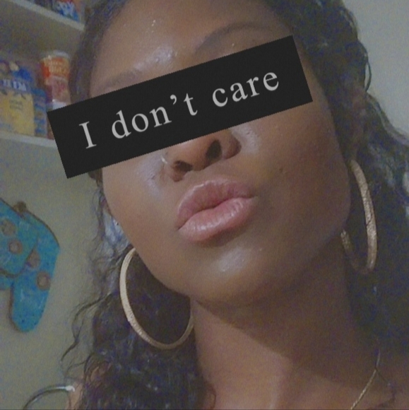 Meet your Posher, December - Picture 1 of 1